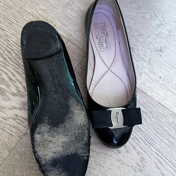 FERRAGAMO Varina Patent Leather Ballet Flats size 5.5 - Picture 4 of 5